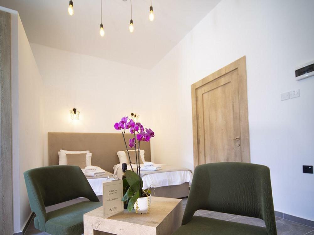 Avenue Hotel 凯里尼亚 外观 照片